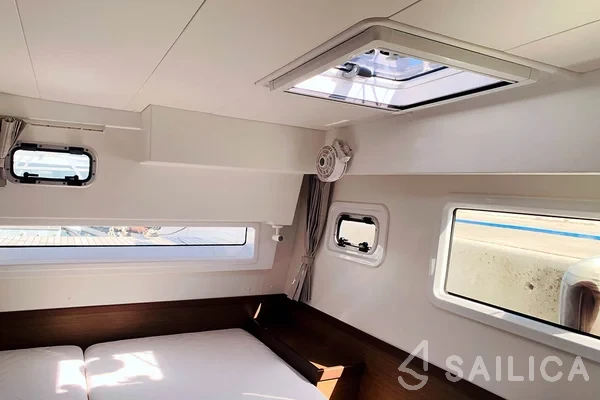 Lagoon 42 - Photo #83 Lagoon 42 - Yacht Charter Sailica
