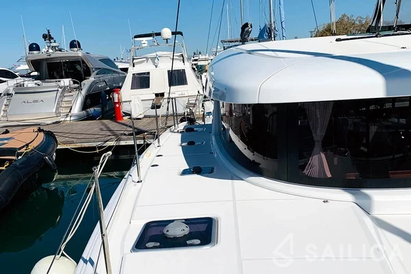 Lagoon 42 - Photo #69 Lagoon 42 - Yacht Charter Sailica