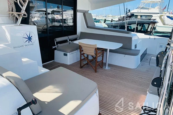 Lagoon 42 - Photo #65 Lagoon 42 - Yacht Charter Sailica