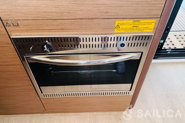 Lagoon 42 - Photo #72 Lagoon 42 - Yacht Charter Sailica