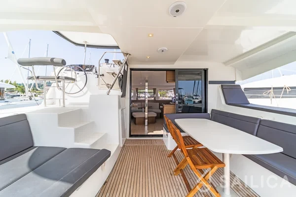 Lagoon 42 - Yacht Charter Sailica