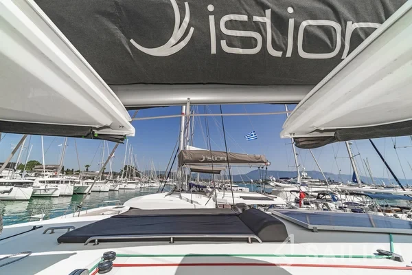 Lagoon 42 - Yacht Charter Sailica