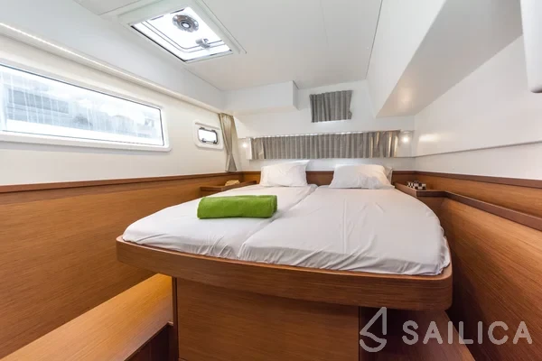 Lagoon 42 - Yacht Charter Sailica
