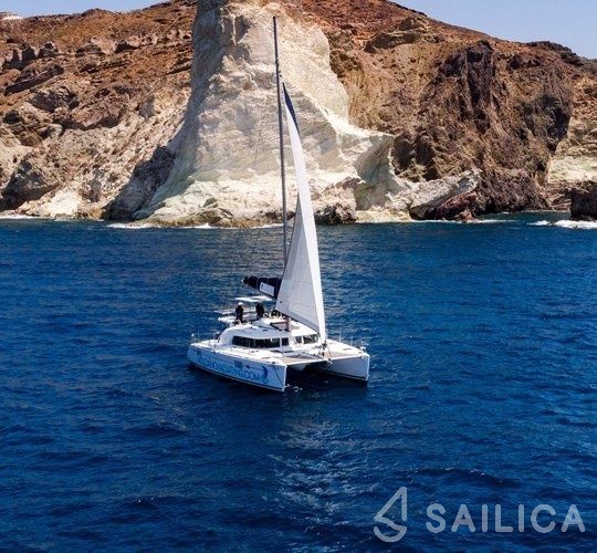 Lagoon 42 - Yacht Charter Sailica