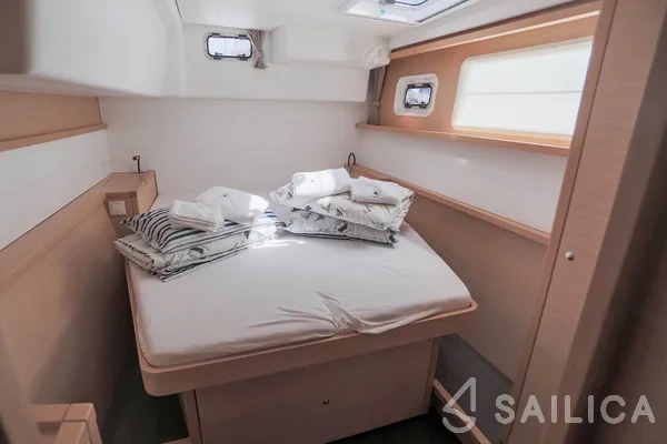 Lagoon 450  Flybridge - Yacht Charter Sailica