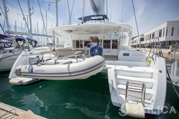 Lagoon 450  Flybridge - Yacht Charter Sailica