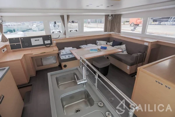 Lagoon 450  Flybridge - Yacht Charter Sailica