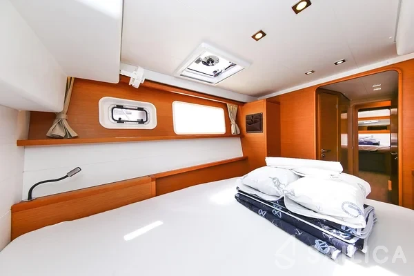 Lagoon 450  Flybridge - Yacht Charter Sailica