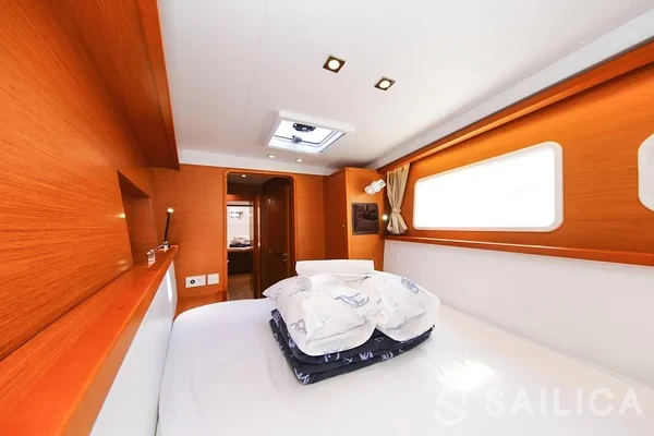Lagoon 450  Flybridge - Yacht Charter Sailica