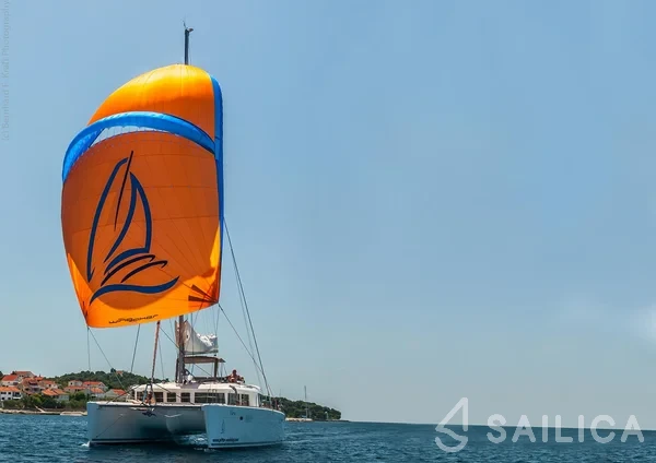 Lagoon 450  Flybridge - Yacht Charter Sailica