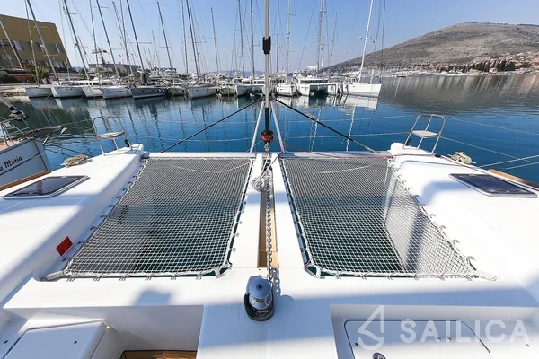 Lagoon 450  Flybridge - Yacht Charter Sailica