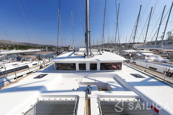 Lagoon 450  Flybridge - Yacht Charter Sailica