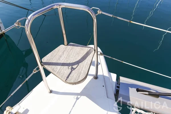 Lagoon 450  Flybridge - Yacht Charter Sailica