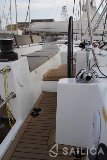 Lagoon 450  Flybridge - Yacht Charter Sailica