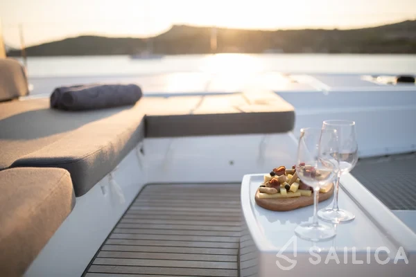 Lagoon 50 - Yacht Charter Sailica