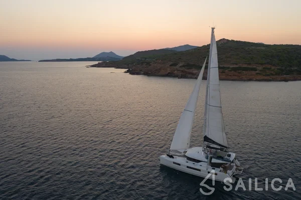 Lagoon 50 - Yacht Charter Sailica