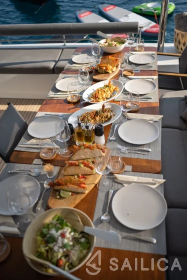 Lagoon 50 - Yacht Charter Sailica
