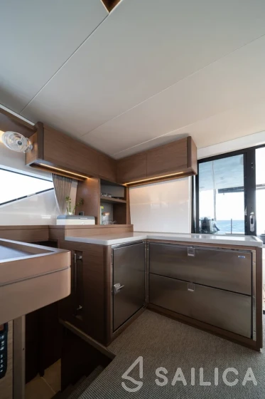 Lagoon 50 - Yacht Charter Sailica