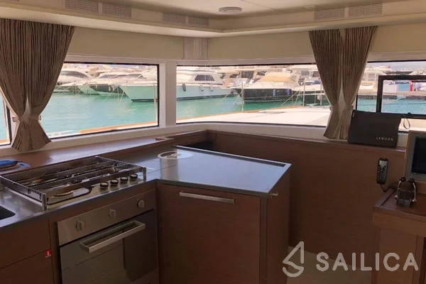 Lagoon 52F - Yacht Charter Sailica