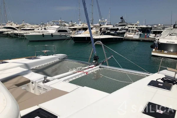 Lagoon 52F - Yacht Charter Sailica
