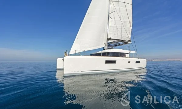 Lagoon 52F - Yacht Charter Sailica