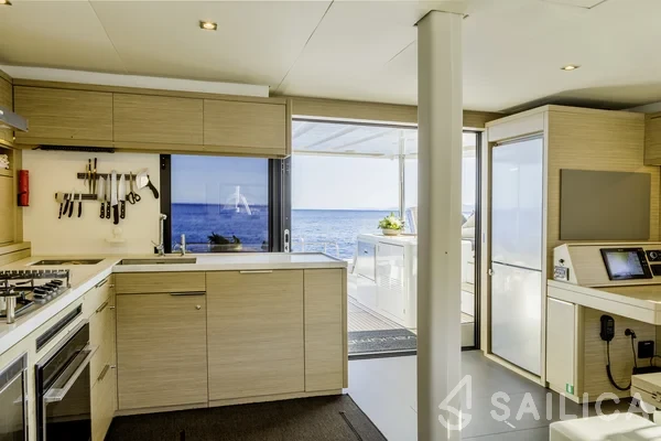 Lagoon 55 - Yacht Charter Sailica