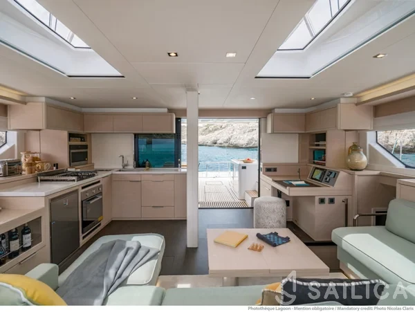 Lagoon 55 - Yacht Charter Sailica