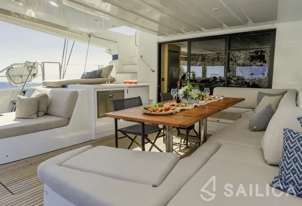 Lagoon 55 - Yacht Charter Sailica