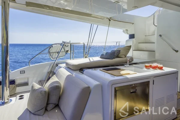 Lagoon 55 - Yacht Charter Sailica