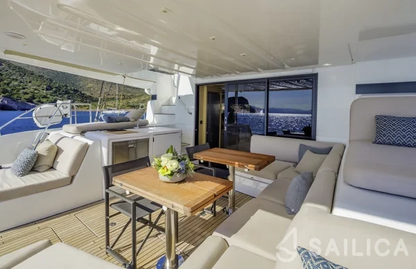 Lagoon 55 - Yacht Charter Sailica