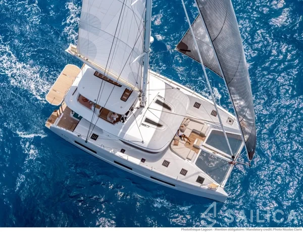 Lagoon 55 - Yacht Charter Sailica