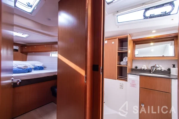 Bavaria 51 Cruiser - Photo #22 Bavaria 51 Cruiser - Yacht Charter Sailica