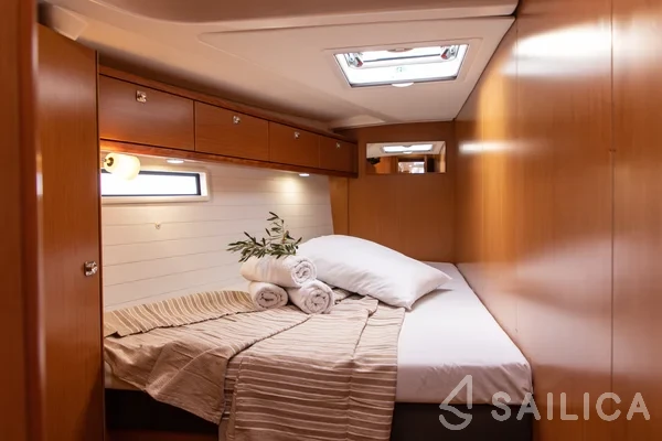Bavaria 51 Cruiser - Photo #20 Bavaria 51 Cruiser - Yacht Charter Sailica