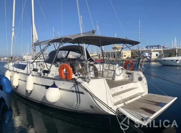 Bavaria 51 Cruiser - Photo #25 Bavaria 51 Cruiser - Yacht Charter Sailica
