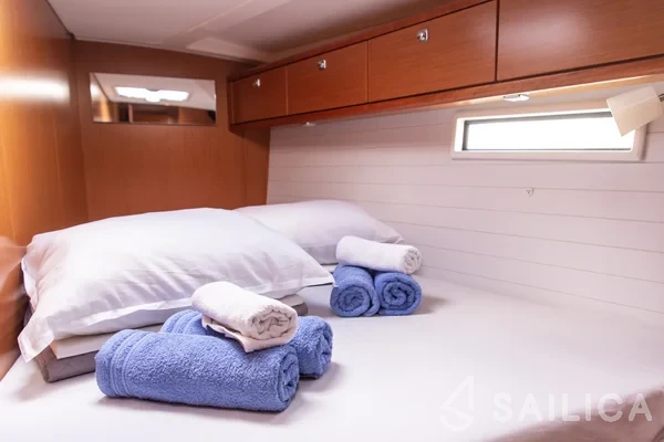 Bavaria 51 Cruiser - Photo #21 Bavaria 51 Cruiser - Yacht Charter Sailica