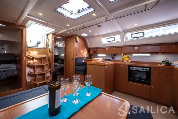 Bavaria 51 Cruiser - Photo #29 Bavaria 51 Cruiser - Yacht Charter Sailica