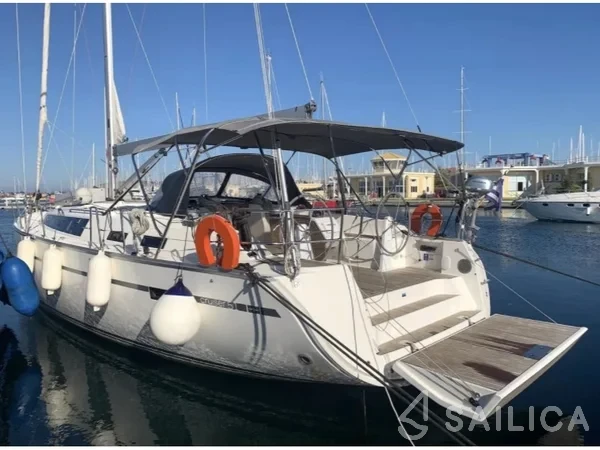 Bavaria 51 Cruiser - Photo #13 Bavaria 51 Cruiser - Yacht Charter Sailica