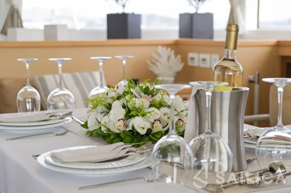 Lagoon 560 S2 - Yacht Charter Sailica