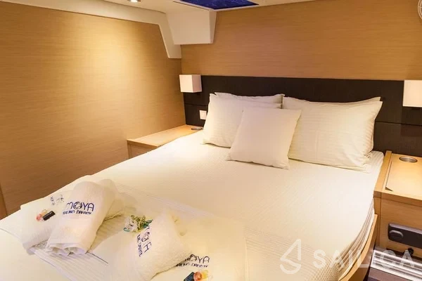 Lagoon 560 S2 - Yacht Charter Sailica