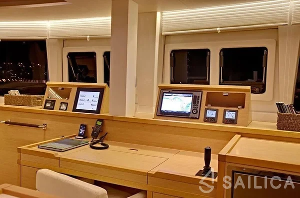 Lagoon 560 S2 - Yacht Charter Sailica