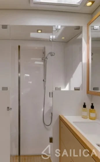 Lagoon 560 S2 - Yacht Charter Sailica