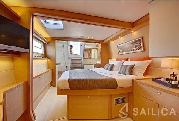 Lagoon 560 S2 - Yacht Charter Sailica