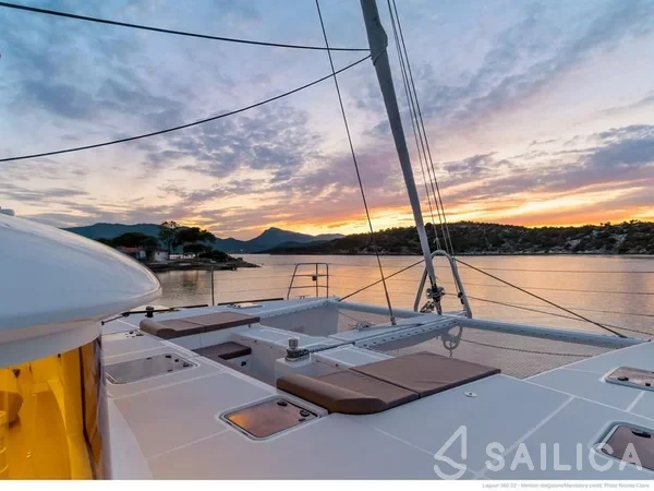 Lagoon 560 S2 - Yacht Charter Sailica