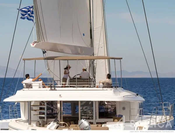 Lagoon 560 S2 - Yacht Charter Sailica