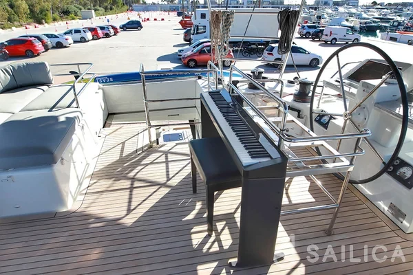 Lagoon 560 S2 - Yacht Charter Sailica