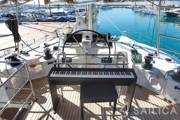 Lagoon 560 S2 - Yacht Charter Sailica