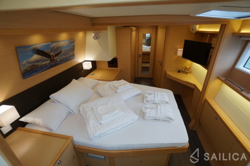 Lagoon 560 S2 - Yacht Charter Sailica