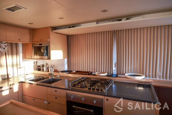 Lagoon 560 S2 - Yacht Charter Sailica