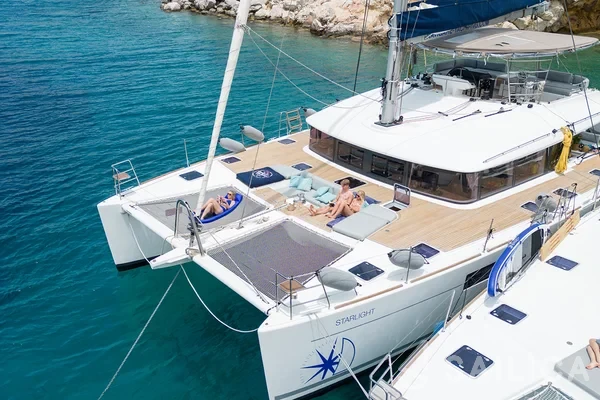 Lagoon 560 S2 - Yacht Charter Sailica