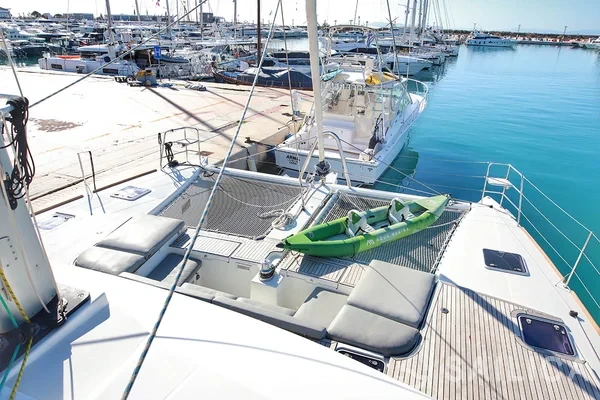 Lagoon 560 S2 - Yacht Charter Sailica